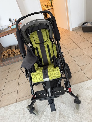 Kinderwagen für ein - , mit